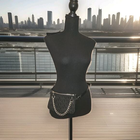 New! Michael Kors Signature Logo Chain Belt Bag Black Fanny Pouch - Picture 1 of 7